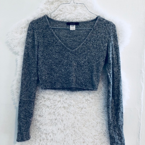Forever 21 Tops - Forever 21 Long Sleeve Crop Top
